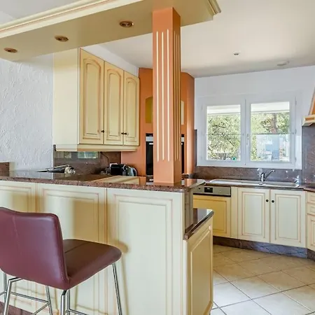 Le Manon, Vue Imprenable Sur La Baie Du Lavandou Διαμέρισμα